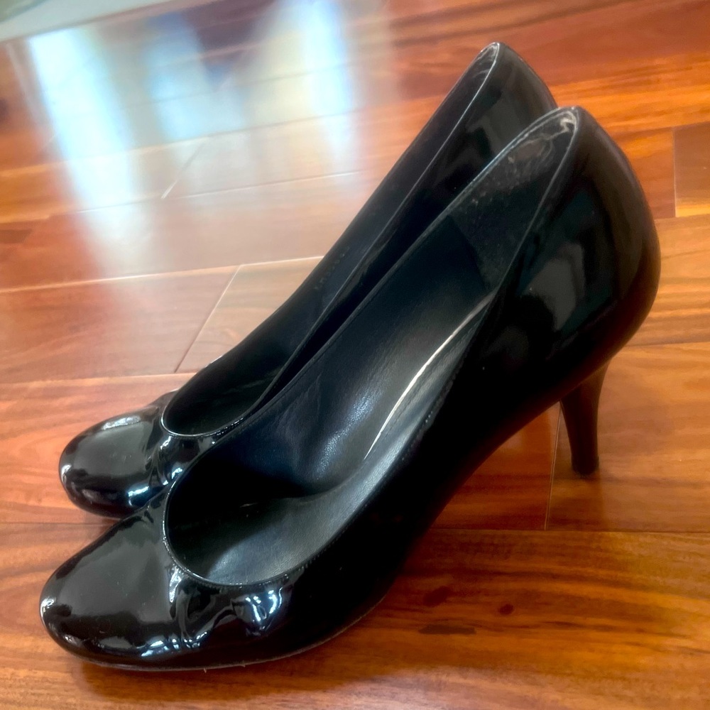 Stuart Weitzman Size 11M Black Patent Leather Heels